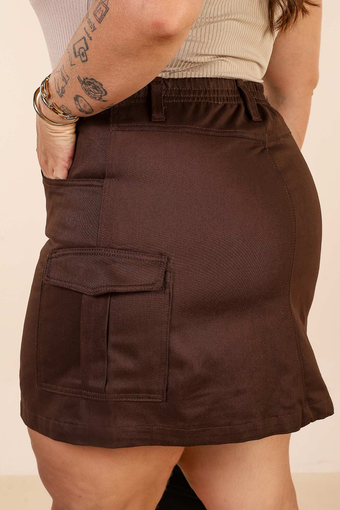 Saia Cargo Curta Sarja Marrom